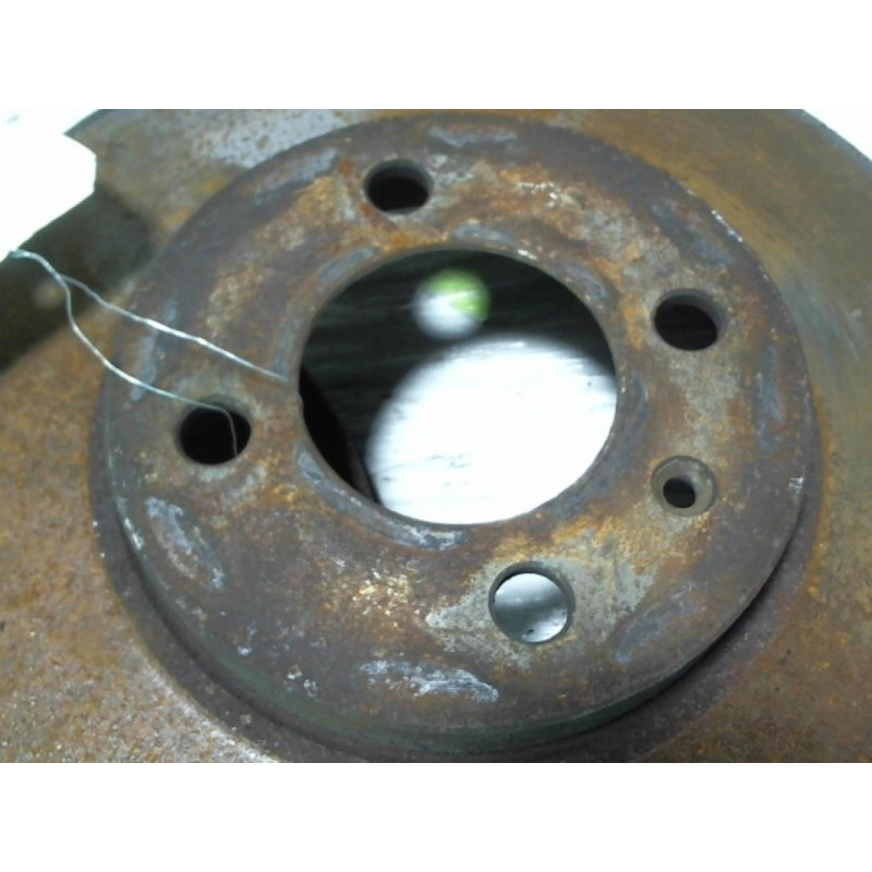 Paire de disques avant (freinage) VOLKSWAGEN POLO 3 PHASE 2 d’occasion