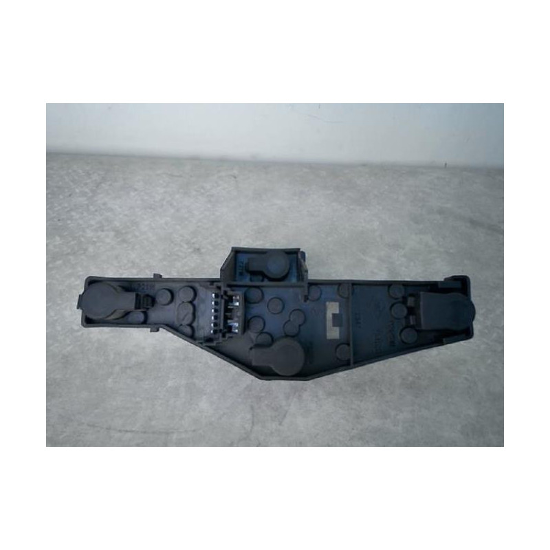 Platine feu arriere gauche RENAULT LAGUNA 2 PHASE 2 BREAK d’occasion