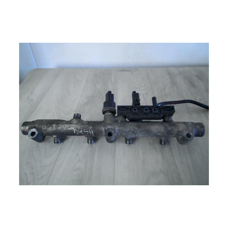 Rampe injection PEUGEOT 406 COUPE d’occasion