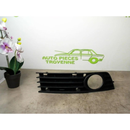 Enjoliveur anti brouillard AUDI A4 2 PHASE 1 d’occasion
