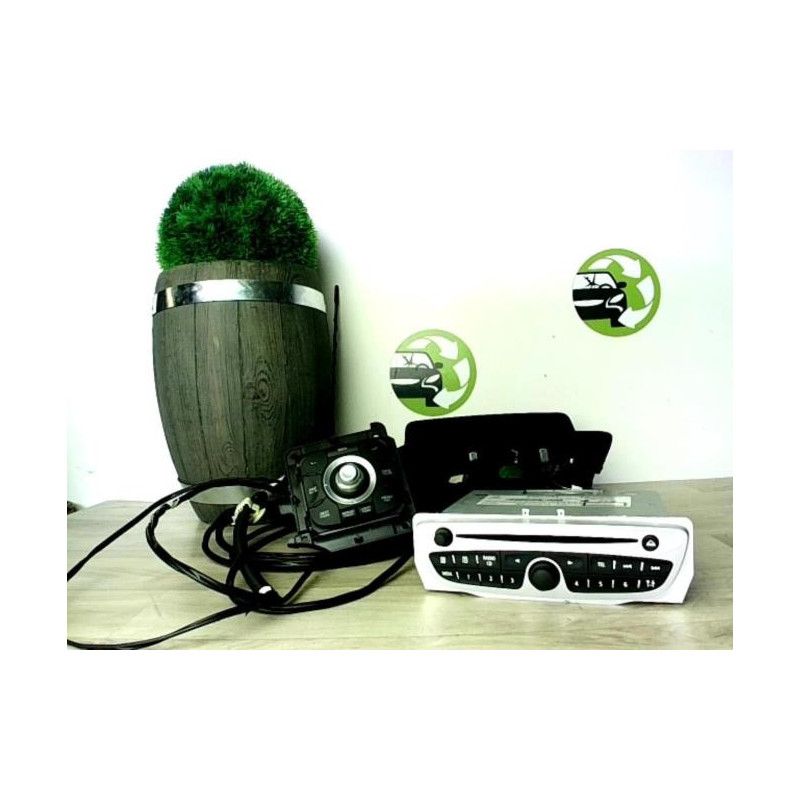 Autoradio d'origine RENAULT MEGANE 3 PHASE 1 d’occasion