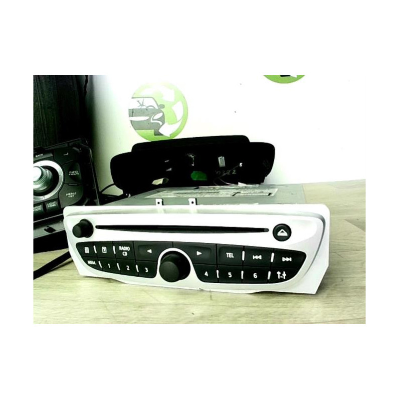 Autoradio d'origine RENAULT MEGANE 3 PHASE 1 d’occasion
