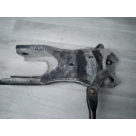 Bras oscillant avant gauche MAZDA B2200 d’occasion