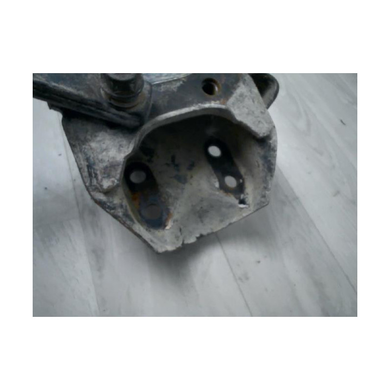 Bras oscillant avant gauche MAZDA B2200 d’occasion