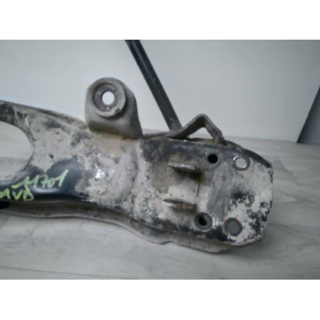 Bras oscillant avant droit MAZDA B2200 d’occasion