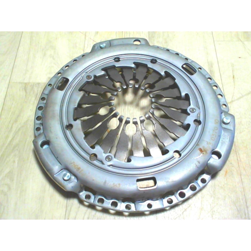 Embrayage VOLKSWAGEN GOLF 4 d’occasion