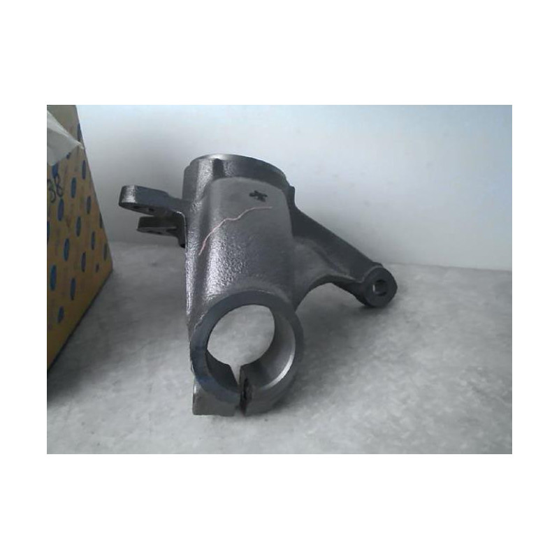 Moyeu avant droit FORD KA 1 PHASE 1 d’occasion