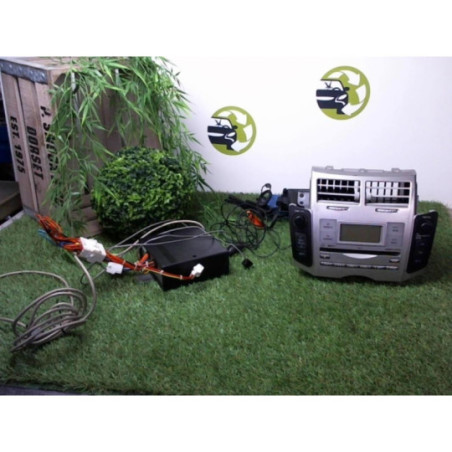 Autoradio d'origine TOYOTA YARIS 2 PHASE 1 d’occasion