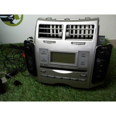 Autoradio d'origine TOYOTA YARIS 2 PHASE 1 d’occasion