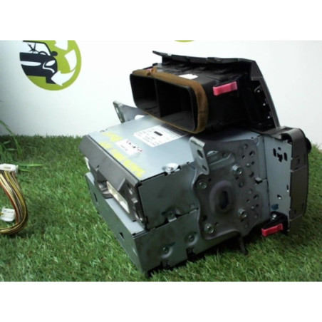 Autoradio d'origine TOYOTA YARIS 2 PHASE 1 d’occasion