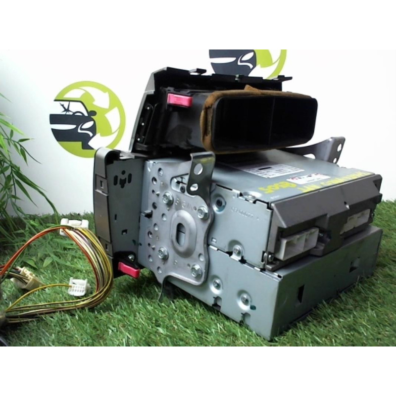 Autoradio d'origine TOYOTA YARIS 2 PHASE 1 d’occasion