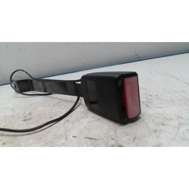 Attache ceinture avant droit NISSAN QASHQAI 1 PHASE 1 d’occasion