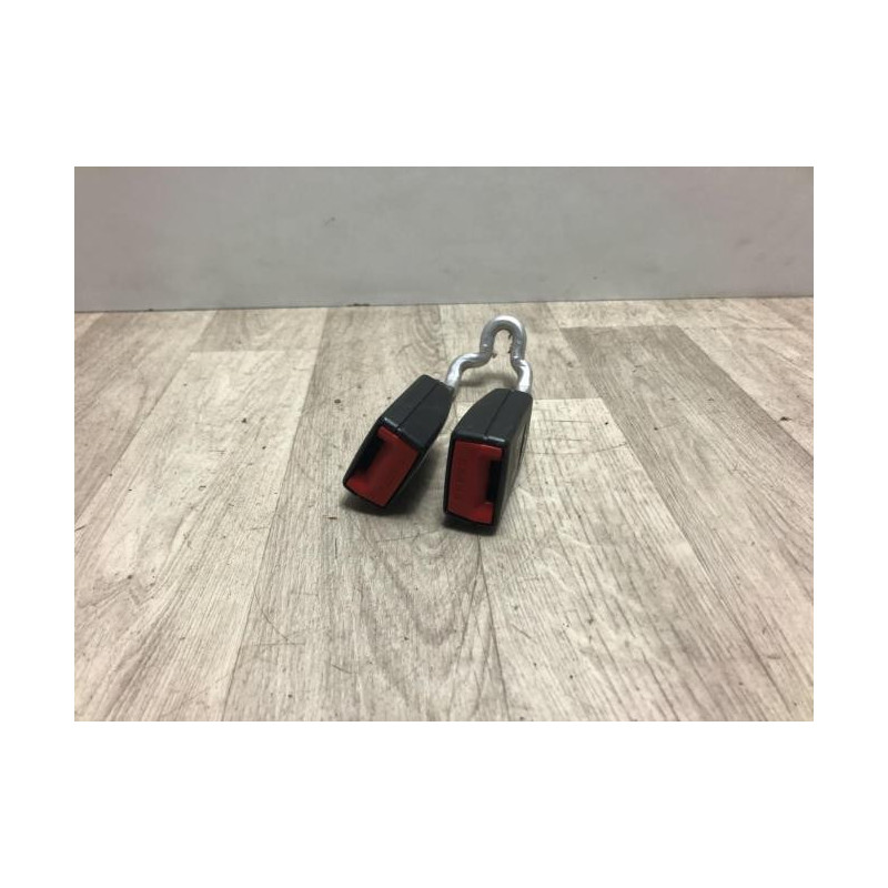 Attache ceinture arriere gauche SKODA FABIA 2 PHASE 1 BREAK d’occasion
