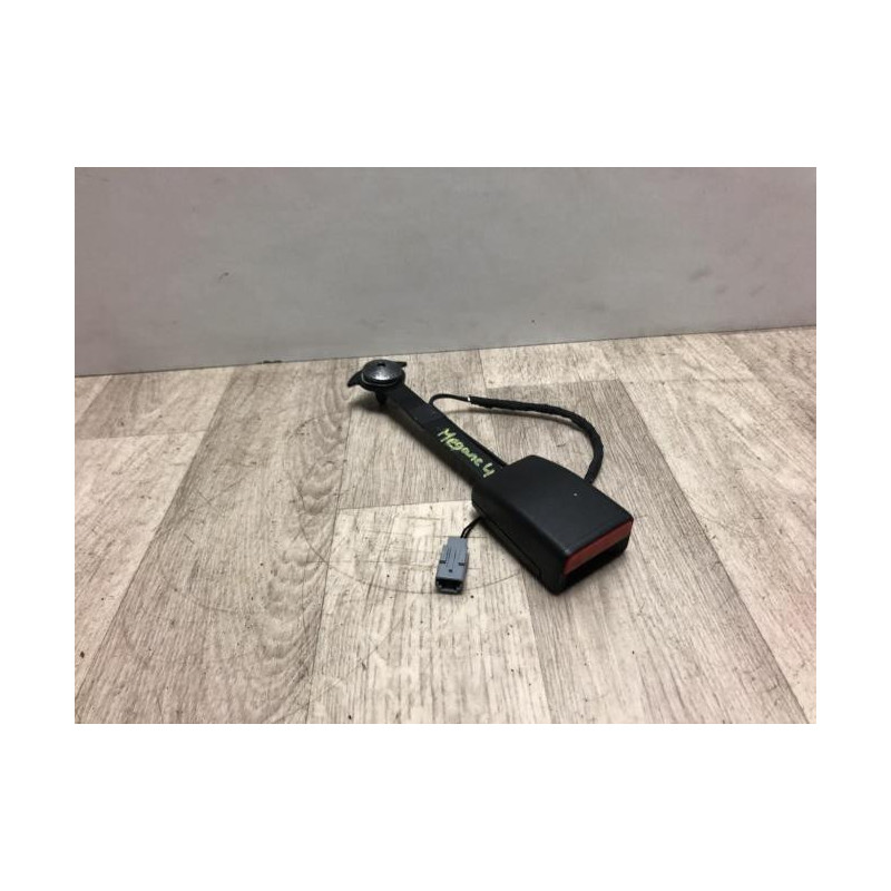 Attache ceinture avant droit RENAULT MEGANE 4 PHASE 1 d’occasion