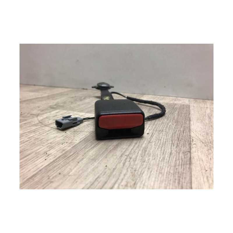 Attache ceinture avant droit RENAULT MEGANE 4 PHASE 1 d’occasion