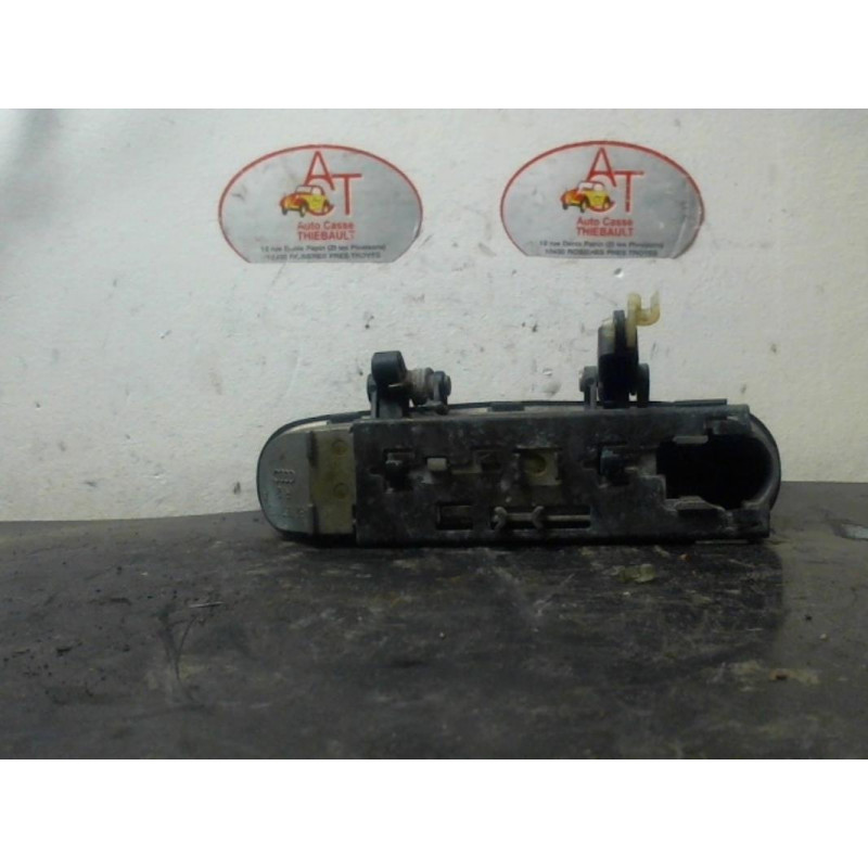 Poignee porte avant droit AUDI A3 (8L) PHASE 1 d’occasion
