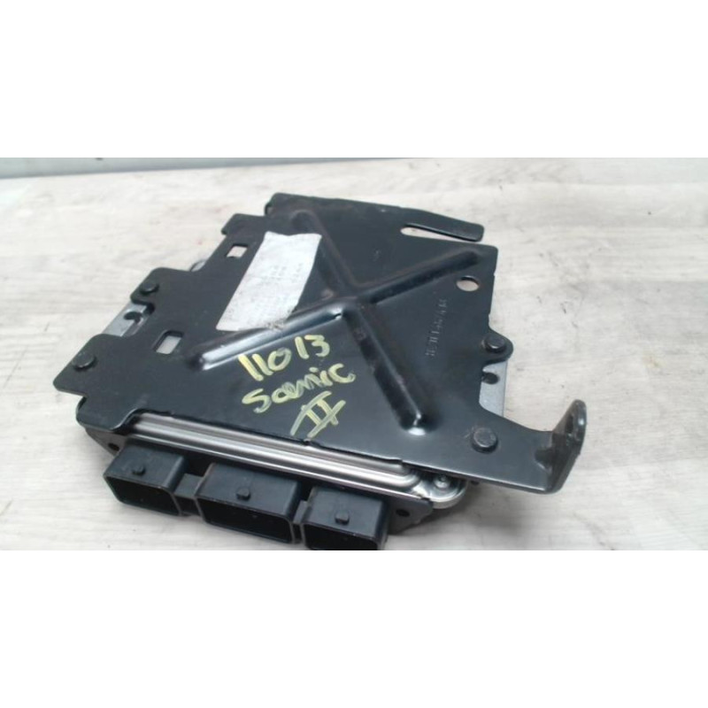 Calculateur moteur RENAULT SCENIC 2 PHASE 1 d’occasion
