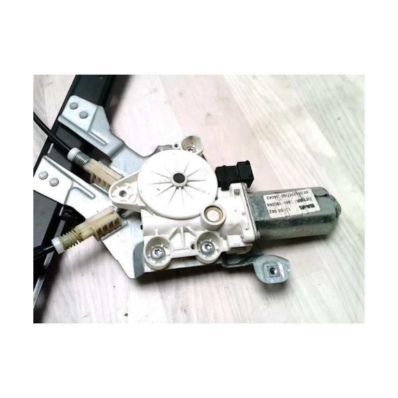 Leve vitre electrique avant droit SAAB 9.3 2 SPORT HATCH PHASE 2 BREAK d’occasion