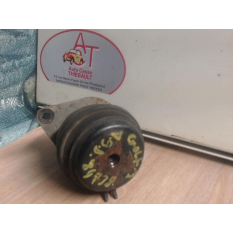 Support moteur VOLKSWAGEN GOLF 3 HAYON (1H1) MATCH d’occasion
