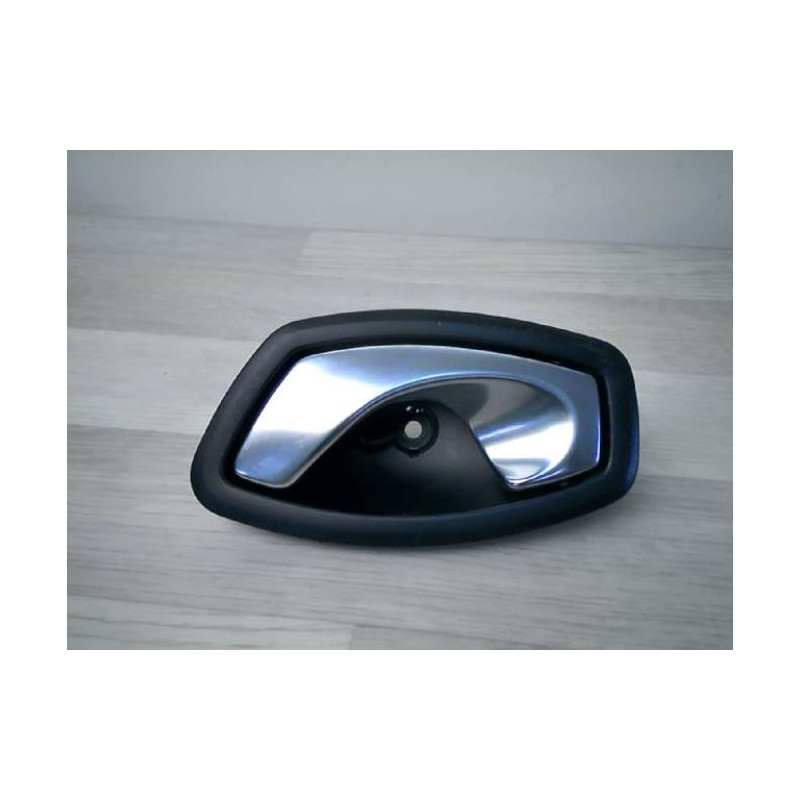 Poignee interieur avant gauche RENAULT CLIO 4 PHASE 2 d’occasion