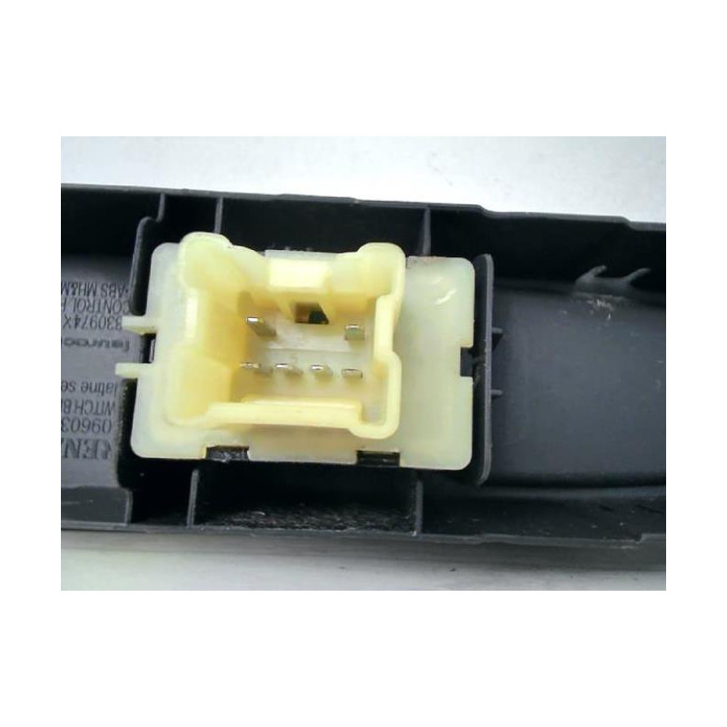 Interrupteur de leve vitre avant droit RENAULT CLIO 4 PHASE 2 d’occasion