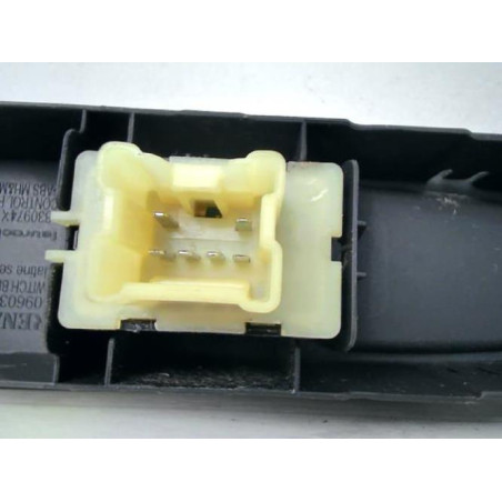 Interrupteur de leve vitre avant droit RENAULT CLIO 4 PHASE 2 d’occasion