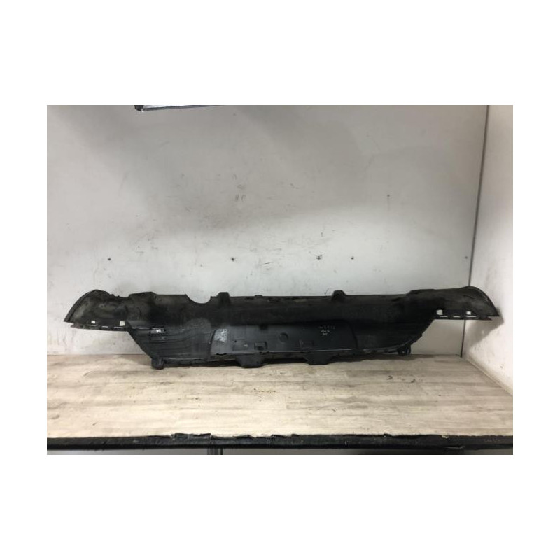 Moulure de pare choc arriere RENAULT CLIO 4 PHASE 1 d’occasion