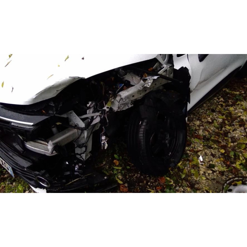 Moulure de pare choc arriere RENAULT CLIO 4 PHASE 1 d’occasion