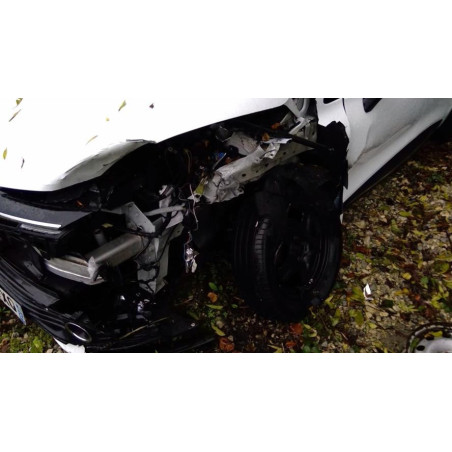 Moulure de pare choc arriere RENAULT CLIO 4 PHASE 1 d’occasion