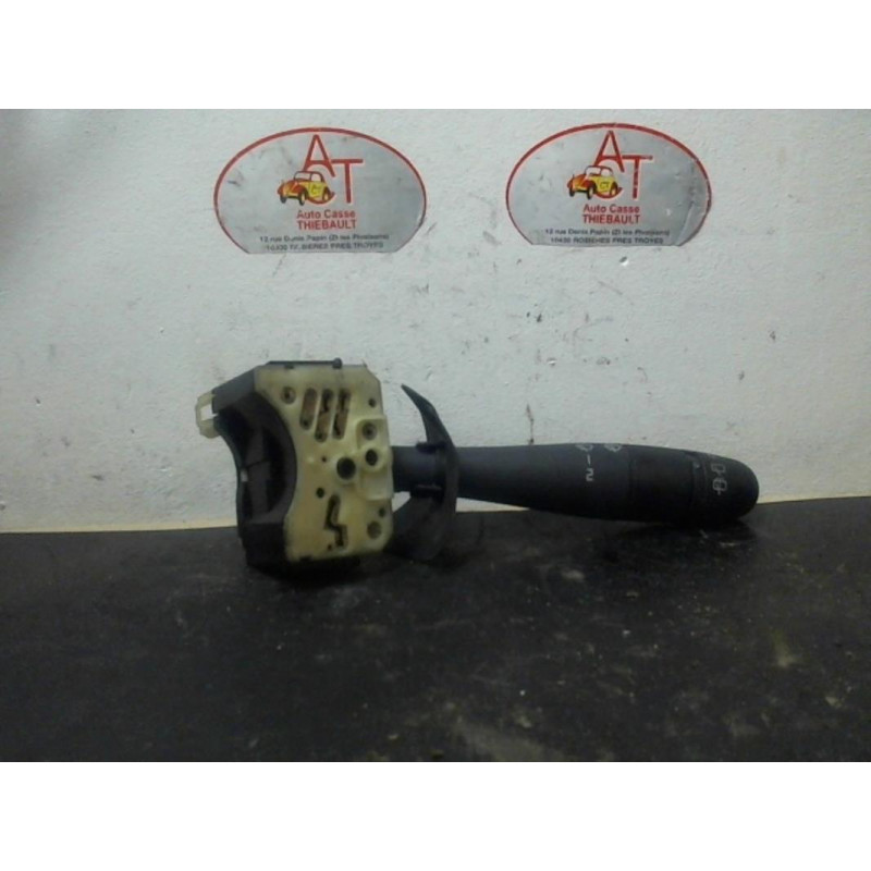 Commodo d'essuie glaces RENAULT CLIO II PHASE 1 d’occasion