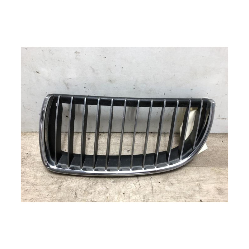 Grille de calandre gauche BMW SERIE 3 E90 PHASE 1 d’occasion
