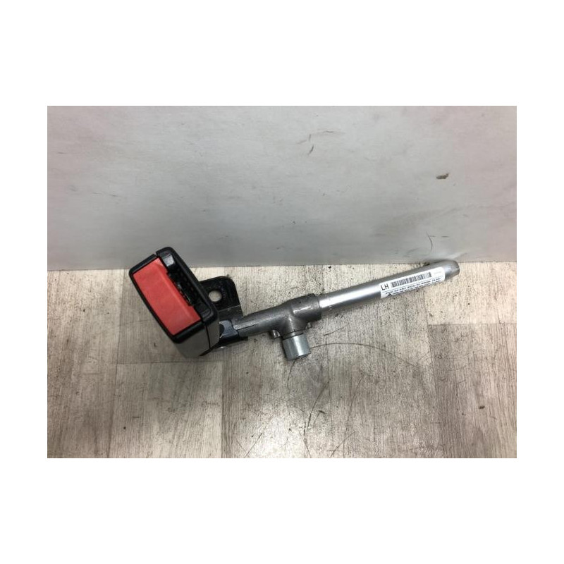 Attache ceinture arriere centrale BMW SERIE 3 E90 PHASE 1 d’occasion