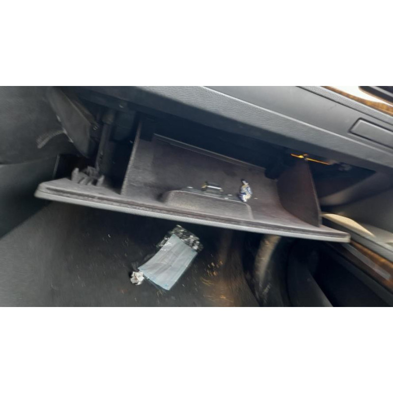 Attache ceinture arriere centrale BMW SERIE 3 E90 PHASE 1 d’occasion