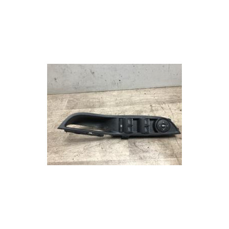 Interrupteur de leve vitre avant gauche FORD FOCUS 3 PHASE 1 d’occasion