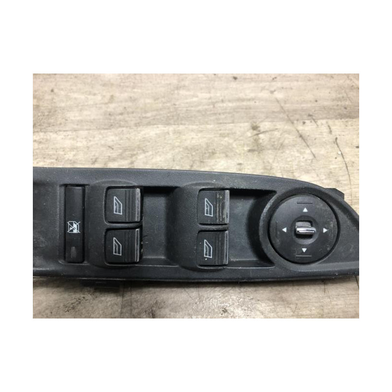 Interrupteur de leve vitre avant gauche FORD FOCUS 3 PHASE 1 d’occasion