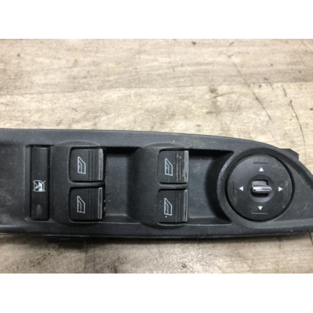 Interrupteur de leve vitre avant gauche FORD FOCUS 3 PHASE 1 d’occasion