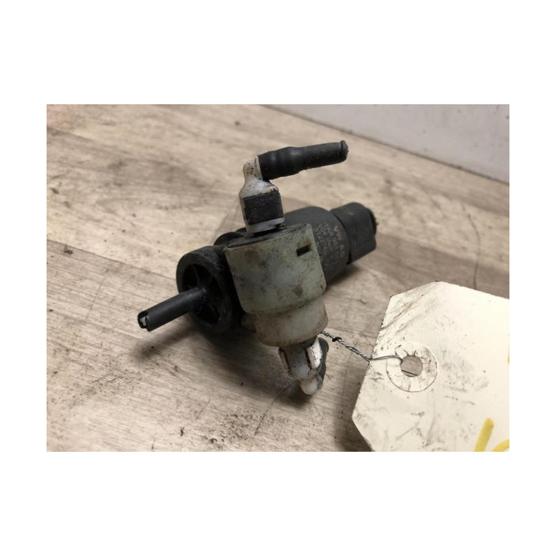 Pompe lave glace avant VOLKSWAGEN POLO 4 PHASE 2 d’occasion