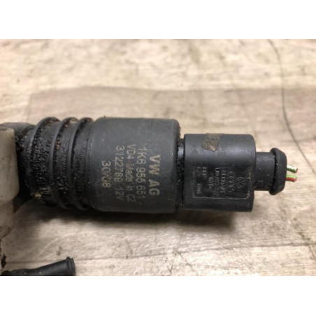 Pompe lave glace avant VOLKSWAGEN POLO 4 PHASE 2 d’occasion