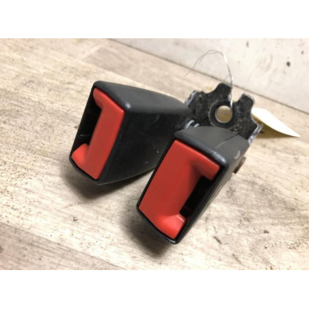 Attache ceinture arriere droit FORD FOCUS 3 PHASE 1 d’occasion