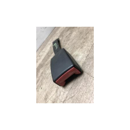 Attache ceinture avant droit VOLKSWAGEN POLO 4 PHASE 2 d’occasion