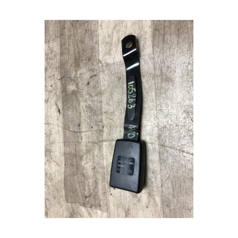 Attache ceinture avant droit VOLKSWAGEN POLO 4 PHASE 2 d’occasion