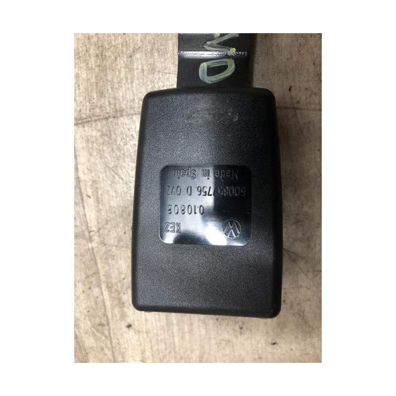 Attache ceinture avant droit VOLKSWAGEN POLO 4 PHASE 2 d’occasion