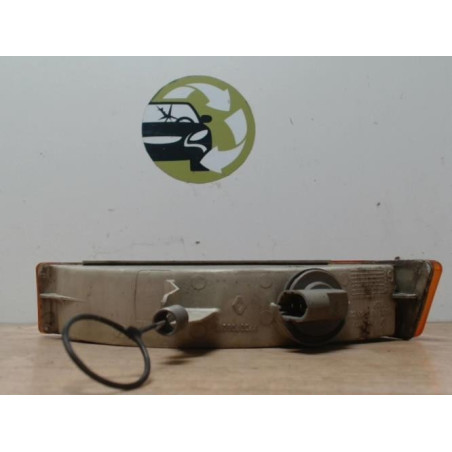 clignotant avant gauche RENAULT TRAFIC 1 PHASE 2 d’occasion