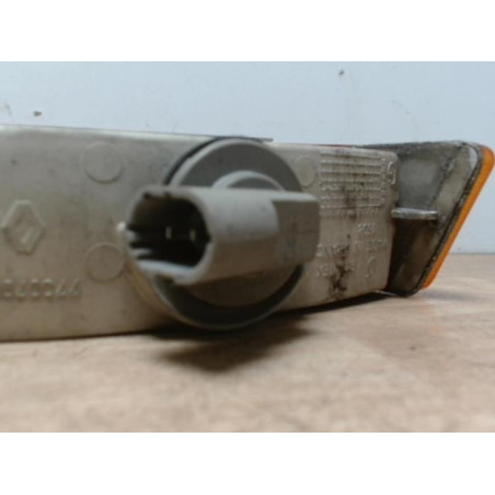 clignotant avant gauche RENAULT TRAFIC 1 PHASE 2 d’occasion