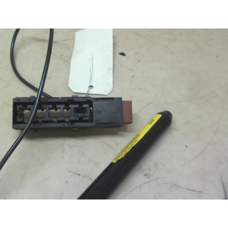 Pretensionneur de ceinture avant droit OPEL MERIVA (A) PHASE 1 d’occasion