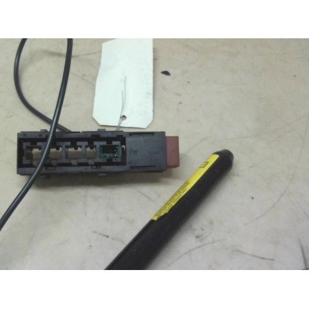 Pretensionneur de ceinture avant droit OPEL MERIVA (A) PHASE 1 d’occasion
