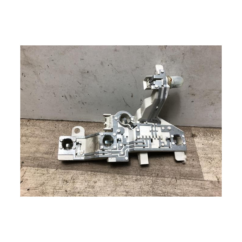 Platine feu arriere gauche BMW SERIE 1 E81 d’occasion