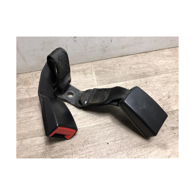 Attache ceinture arriere droit BMW SERIE 1 E81 d’occasion