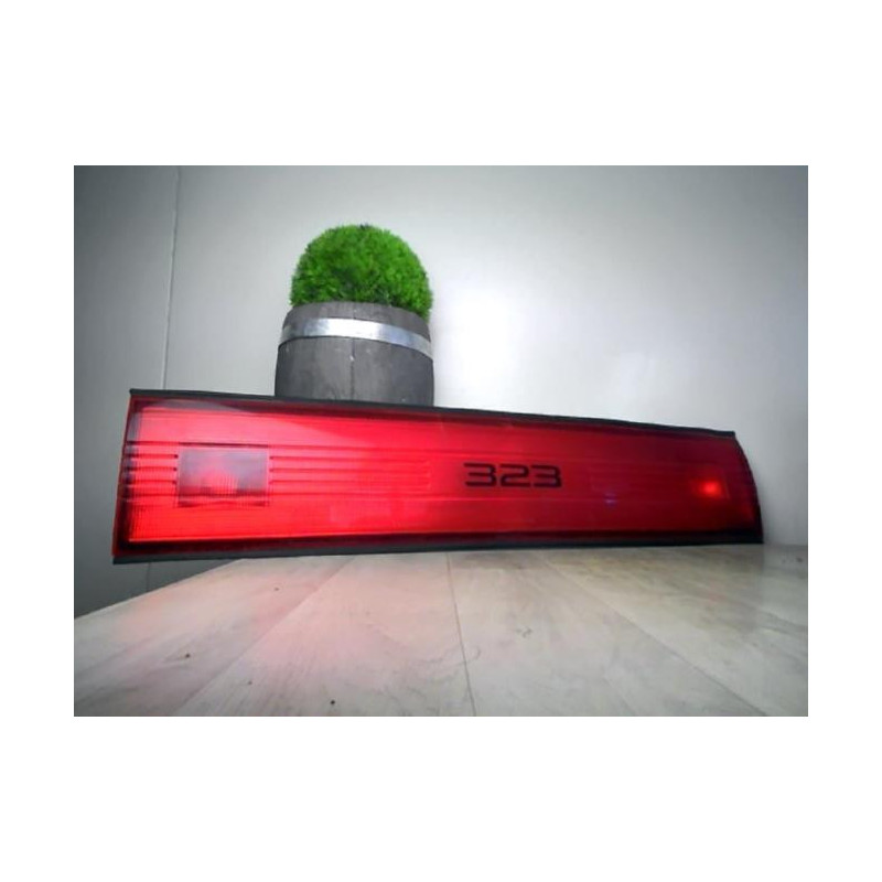 Bandeau de feu malle/hayon MAZDA 323 4 PHASE 1 d’occasion