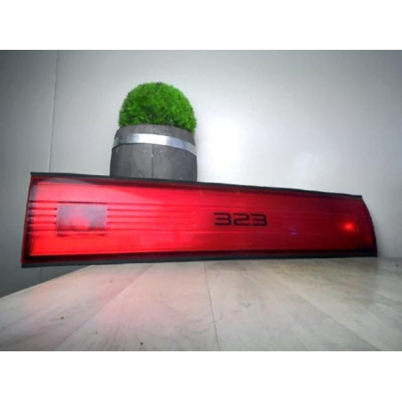 Bandeau de feu malle/hayon MAZDA 323 4 PHASE 1 d’occasion